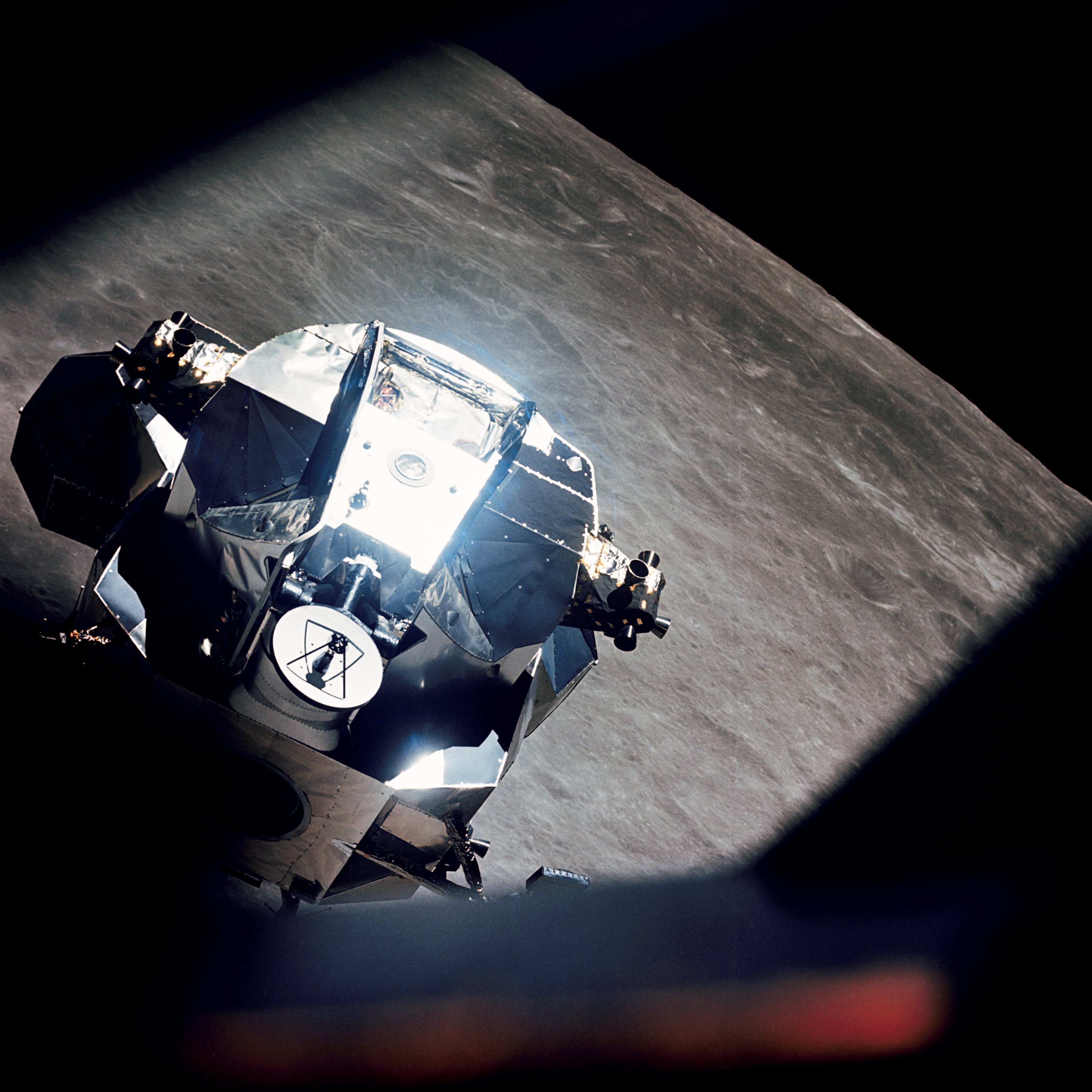Apollo_10_Lunar_Module_Rendezvous