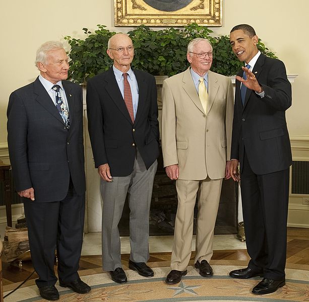 Apollo_11_Crew_Meets_With_President_Obama_DVIDS858420